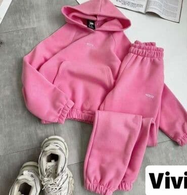 Donji deo: ✨Ženski komplet trenerke 

✅Cena 3300 din
✅S M L XL
✅Vise boja — 3