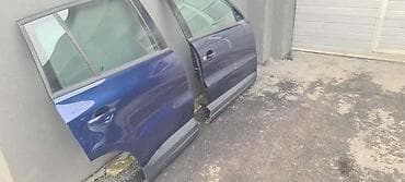 zadnja kamera za auto: VRATA ZADNJA ZA VOLKSWAGEN TIGUAN OD 2007. DO 2015. GOD. - DESNA VRATA — 2