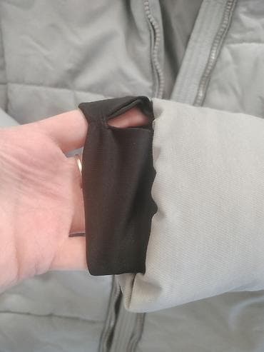 Ostalo: Hummel ženska zimska jakna u M vekičini. Nošena svega par puta. Boja — 3