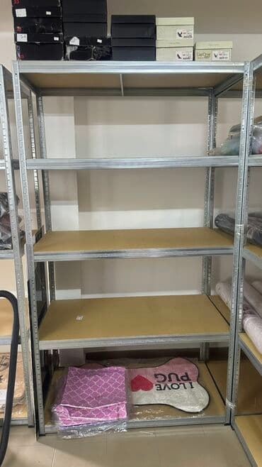 Police: Prodajem oko 10 komada metalnih polica dimenzija 213x120x60 cm
