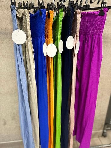bordo farmerke: #Pantalone
Cena 2000
Uni vel.
V15 — 3