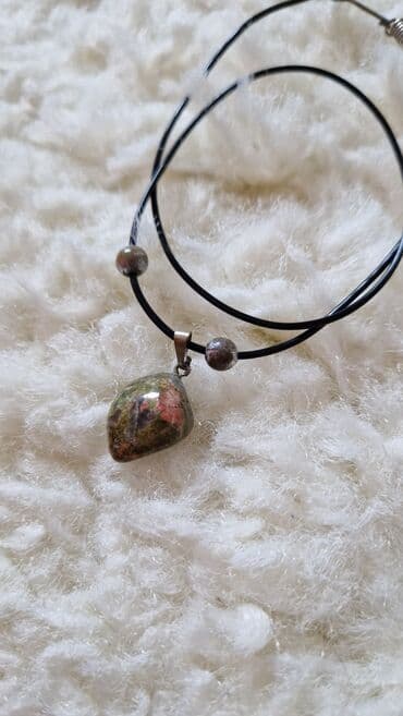 crne torbice sa lancem: Ogrlica sa priveskom, Handmade — 4