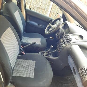 aston martin rapide s s: Peugeot 206: 1.4 l | 2001 year 208000 km. Hatchback — 4