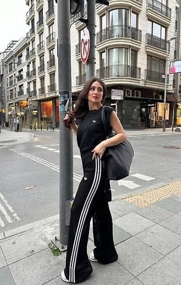 Adidas koncani kompleti Uvoz Turska Dužina nogavica 115 cm Cena: 5000