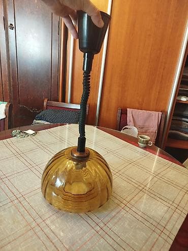 crtanje meda: Luster sa staklenom sirmom boje meda. Visina abazura oko 15 cm. Donji — 10
