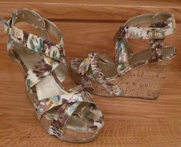 oksfordice sa platformom: Sandals, Guess, 38.5 — 3
