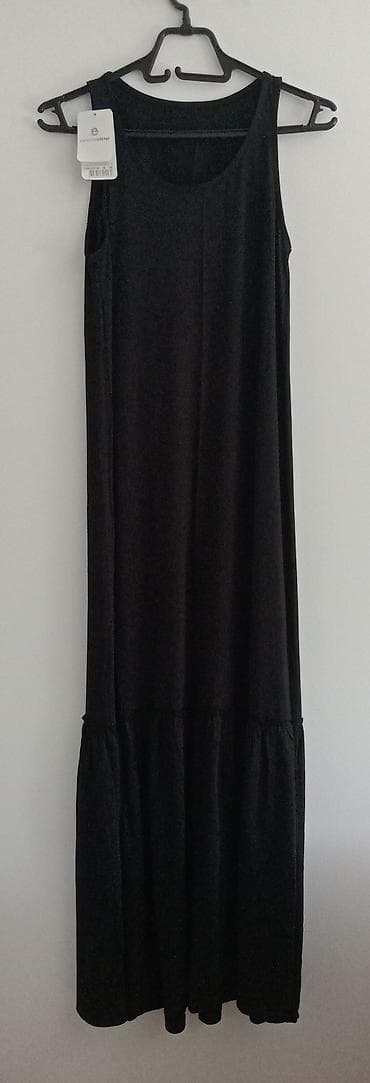 cropp patike: Crna maxi haljina bez rukava - Model: ravna silueta sa širim — 1