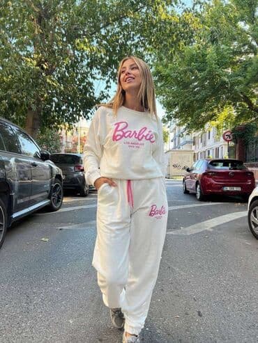 barbie haljina za djevojčice: Novoooo
Barbie komplet
Uvoz Turska
Vel:s,m,l
Cena: 3200 din — 2