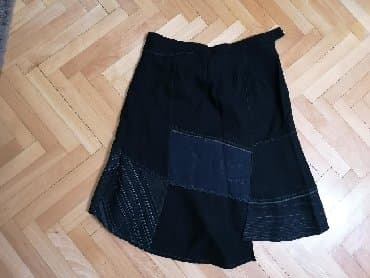 leprsave suknje: Br. 42
Dužina 66 cm.
M, širina kod kukova 53 cm. Obim struka 85 cm — 1