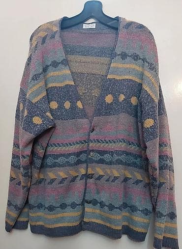 Džemper kardigan sa dugmadima, vintage stil. - Model: širok, opušten