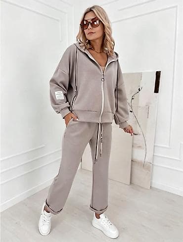 roze tn: Ženski komplet trenerke sa kapuljačom – 2 dela

-3400din
SM L XL — 8