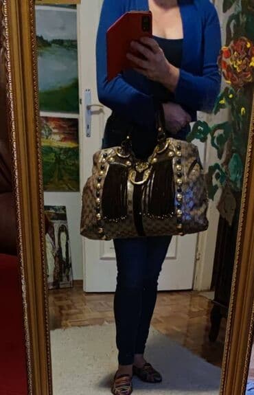 Ostali aksesoari: Gucci. Fantastična.

Bez ikakvih nedostataka.
45cm x 28cm x 10cm — 1