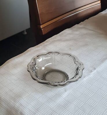 Prateća kuhinjska oprema: Tacna od sivog stakla za slatko, prečnik 12 cm — 1