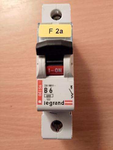 dvd player sa ekranom: LEGRAND automatski osigurač B6 LEGRAND automatski osigurač B6 — 1