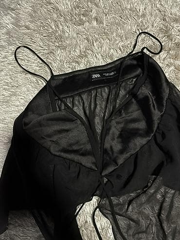 zara marame: Zara ženska top/bluza na bretele u crnoj boji. Model sa tankim — 2