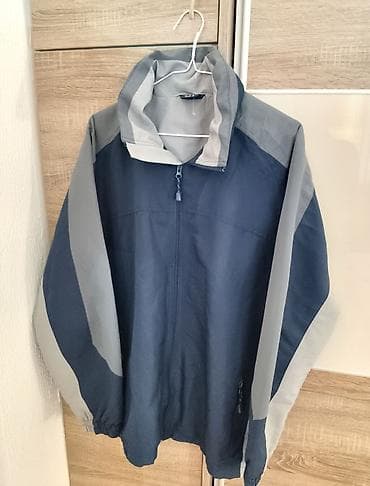 spitfire jakne: Lagana Shamp jakna XL kapuljača spakovana u okovratniku, po dnu jakne — 3