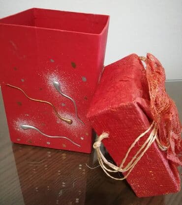 cinije za kolace: Decoration box, color - Red, Used — 4