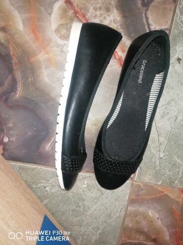 crna subara: Sandals, 38 — 2