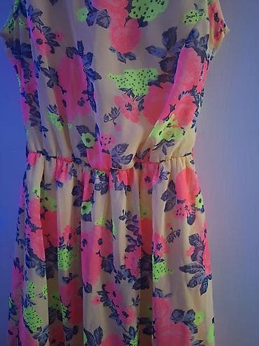 Letnja haljina bez rukava sa cvetnim printom - Kroj: lepršava — 4