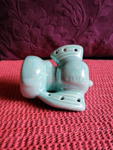 Figurice i makete: Porcelansko novo slonce ukras,drzac prstenja iz 70ih. sa glazurom — 10
