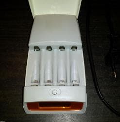 bezicni video nadzor cena: Maxus 818 charger/discharger puni nezavisno od 1 do 4 aa ili aaa — 3