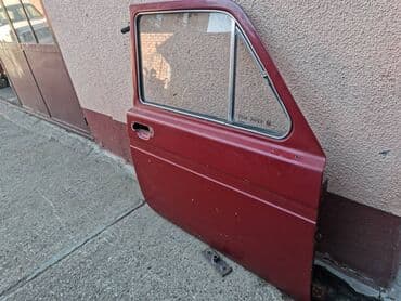 desno krilo golf 4: Vrata desna Lada 2121 Niva. U crvenoj boji. Polovna, zdrava. Skinuta — 3