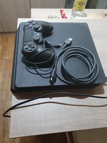 Ps4 u super stanju.Sa jednim dzojstikom.Cipovana na 500gb hard diska — 7