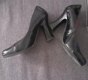 Crne ženske salonke Rocky - Klasične salonke sa zaobljenim vrhom -