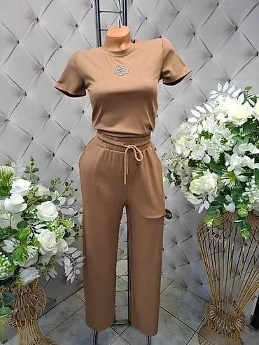 Suknje: Dvoset ženske trenerke/komplet (majica + pantalone) - Model — 1