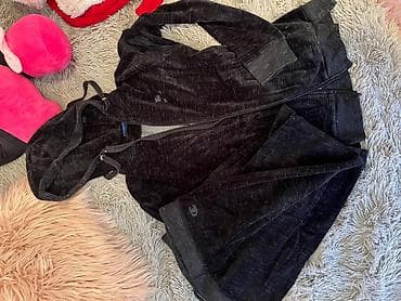 Champion trenerka plisana akcija originsl 2000 din novo na lalafo.rs Champion trenerka plisana akcija originsl 2000 din novo