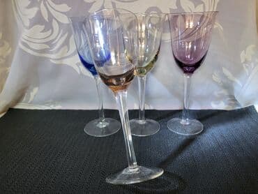 swarovski case za vino cena: Case duvano staklo za vino iz 80ih. Case za vino u 4 boje,perfektne — 2