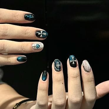 set za negu noktiju: Ručno rađene presovane nokti-tipse – kolekcija “Teal Galaxy” - Set — 3