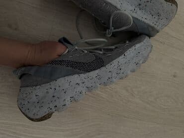 and 1 patike: Nike, 39.5 — 8