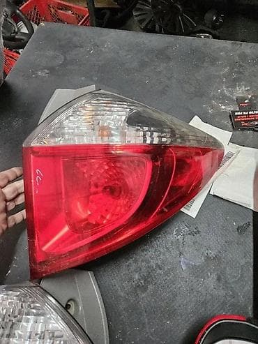 DESNI STOP TOYOTA VERSO S | Levi stop toyota verso s
