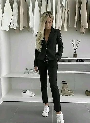 mini set parfema: Ženski elegantni komplet – sako i pantalone - Model: dvodelni set sa — 1