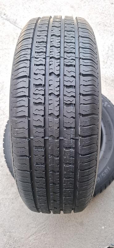 auto otpad vrbas: Prodajem jednu polovnu letnju auto gumu dimenzije 185 65 R15 Riken — 1