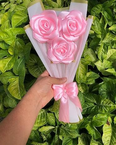 djul cvece: Buket ruža od satenskih traka – ručno rađene dekorativne ruže u — 7