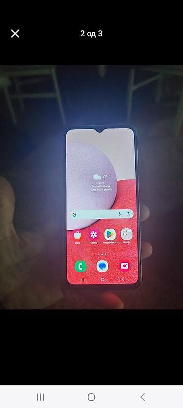 mini pegla na paru: Samsung Galaxy A13, svetloplave boje. Ključne karakteristike: - — 2