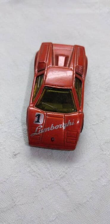 delovi za maketu fice: Hot Wheels Lamborghini Countach,oko Malaysia ocuvan — 2