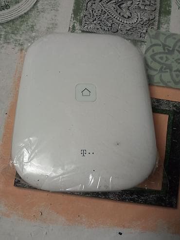 bokal za grejanje vode: QIVICON Home Base (Model 3101) – Smart home kontrolni hub - Centralna — 1