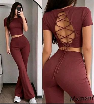 satenski komplet: Komplet majica crop top i zvonarice sa visokim strukom. -Pripijeni — 4