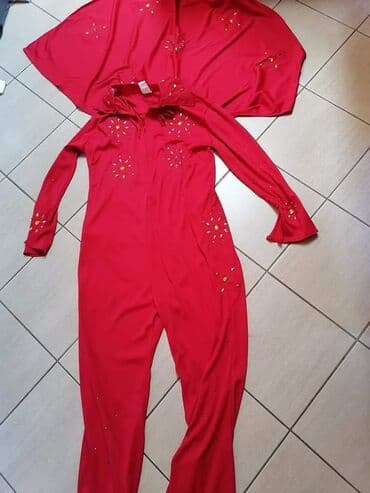 Veličina XL
Cena 1600din
Kombinezon i plašt