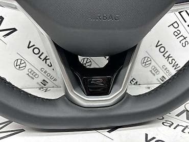 prikolica za dva auta: VOLAN R-LINE BEZ ŠIFTERA ZA VOLKSWAGEN GOLF 8, PASSAT B8, TIGUAN | — 4