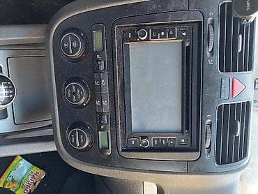 mercedes oprema: CENTRALNA - SREDIŠNJA KONZOLA ZA VOLKSWAGEN GOLF 5 | Centralna — 1
