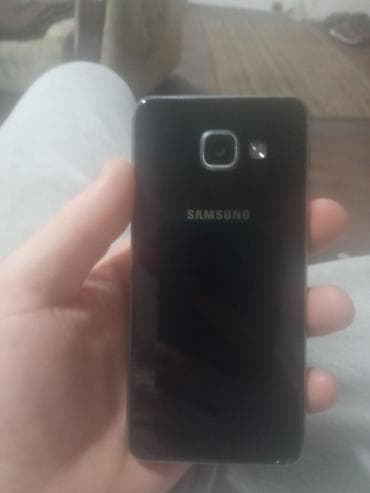 samsung kopija: Samsung Galaxy A3 (serija A) - Kompaktan telefon sa metalnim okvirom — 3