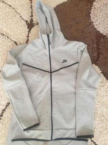 Muska trenerka naik velicina L
nova trenerka. SNIZENA!!