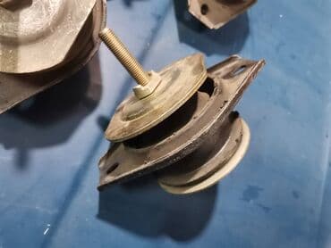 prednji branik za citroen c3 cena: Nosac motora predni bocni desni Lada . Novo. Originalno. Ruske — 6