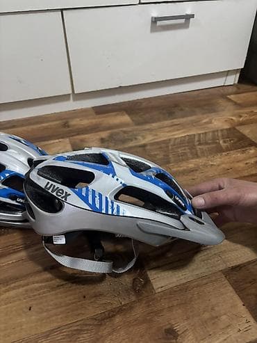 Sport i razonoda: Kacige za biciklo vel obim 52-57 cm su u odlicnom stanju sa sitnim — 8