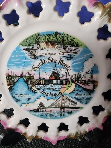 Rasveta: Tanjir nov za na zid, japanski porcelan iz 70ih. Micigen. Tanjir — 2