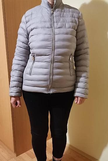 Ženska siva jakna L/XL Jakna je vrlo malo nošena. Postala je tesna i